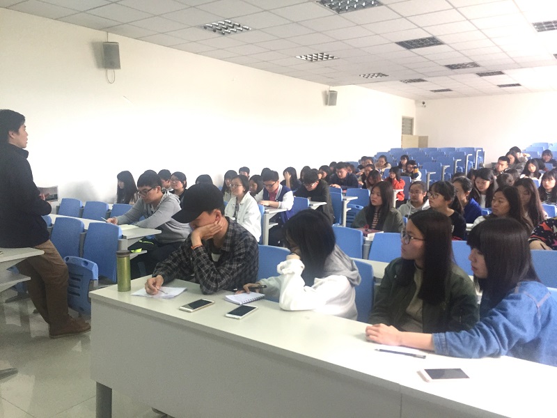 系学生会开会.jpg